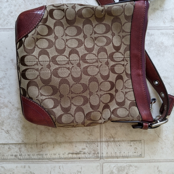 Coach burgundy messenger bag - Picture 3 of 7